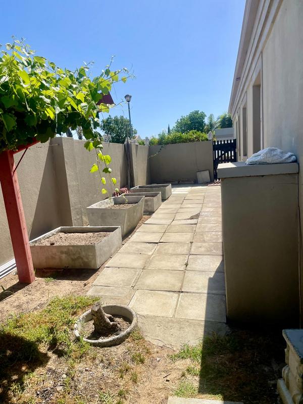 To Let 3 Bedroom Property for Rent in Kleinbron Estate Western Cape